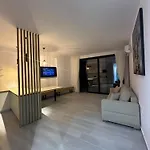 Panorama F1 Luxury ساراندا