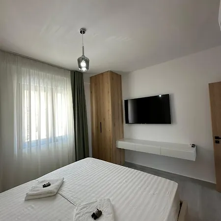 Panorama F1 Luxury Sarandë